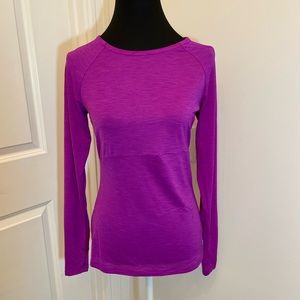 Old Navy Active Go Dry Long Sleeved Top Athletic Shirt Fitted Breathable